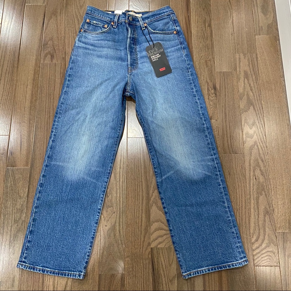 Levi’s Ribcage Straight Ankle Jeans - Picture 4 of 7